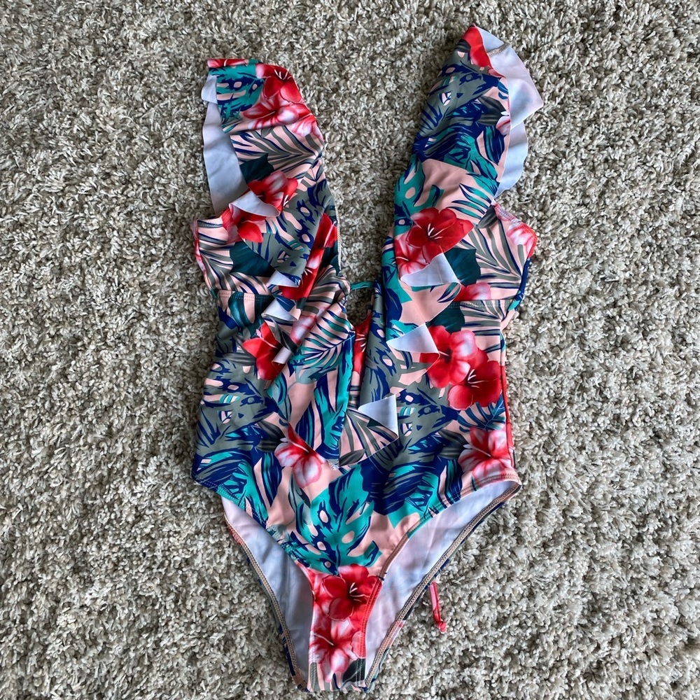 Swimsuit - Picture 5 of 6